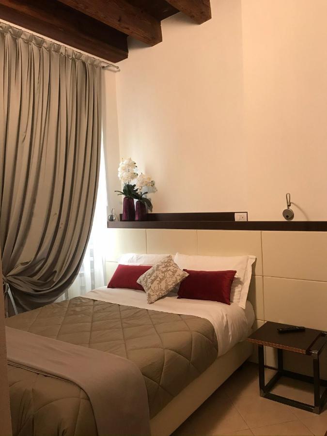 Verona Porta Borsari Relais מראה חיצוני תמונה